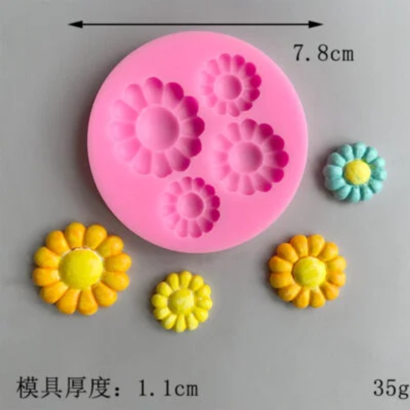 62282c5794e4b_8215_10300 4 Cavity Small Daisy Candle Mold - Image 1